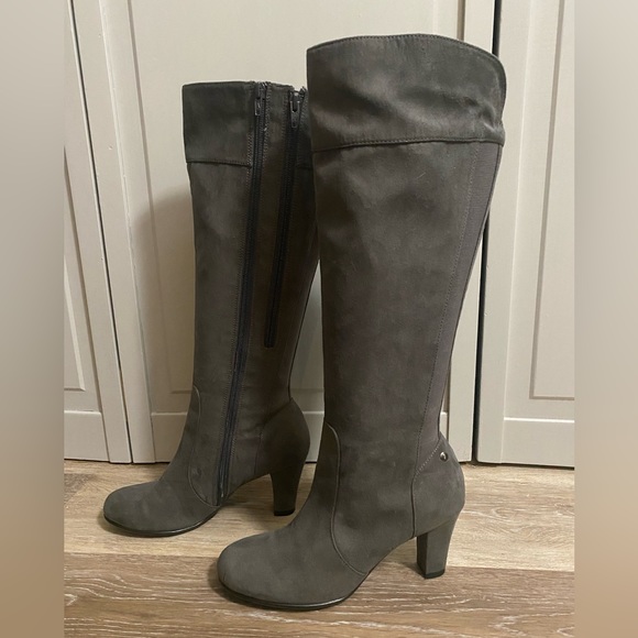 A2 by Aerosoles gray suede high heel boots - Picture 3 of 7